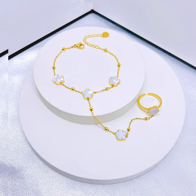 4 Color New Creative Five Leaf Flower Stainless Steel Bracelet Ring 2 in 1 Jewelry Classic Woman Party Jewelry for Daily Wear Qme White