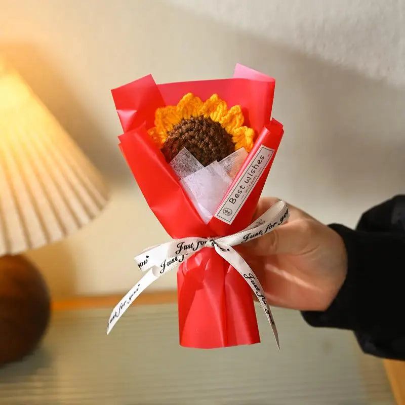 Mini Handmade Yarn Flower Bouquet Crochet Heart Valentine's Day Qme A6