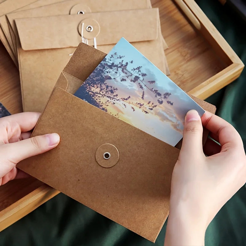 Set of 20 Retro-Style Brown Kraft Paper Envelopes Measuring Qme