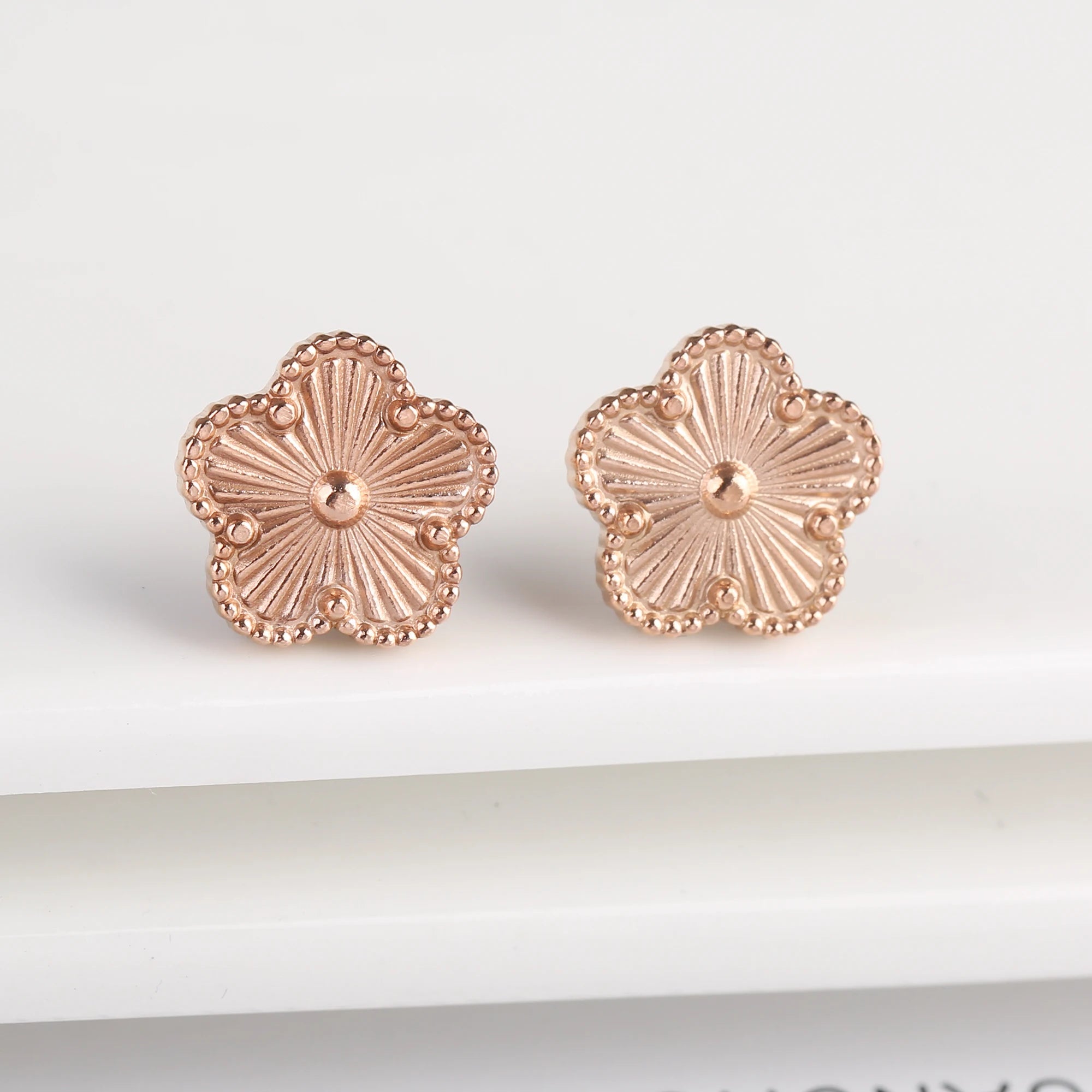 High Quality Stainless Steel Five-Leaf Flower Plant Earrings Classic Luxury For Woman Party Wedding Jewelry Hot Sale Clover Qme Earrings 3