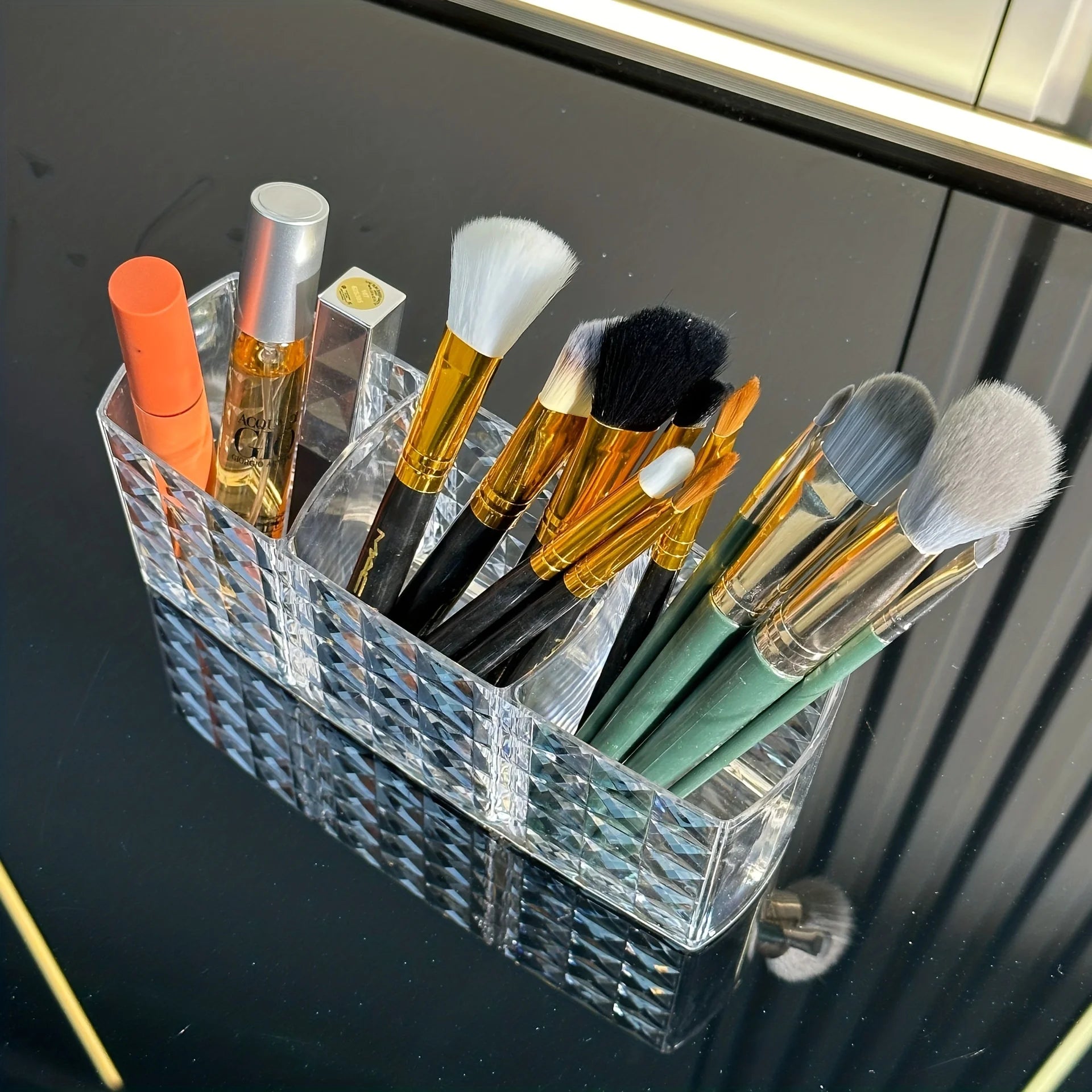 Brush storage box, makeup brush holder, multi-level makeup brush display stand, makeup supplies storage cabinet, Qme