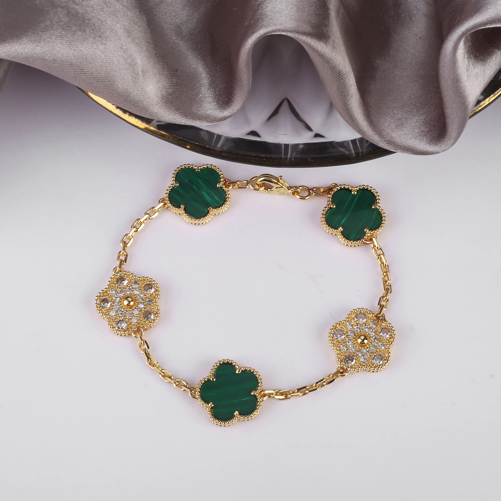 Classic 10 Colors 15mm Five-Leaf Flower Bracelet Simple Lucky Gold Silver Women'S Bracelet For Daily Wear Jewelry Free Shipping Qme 20