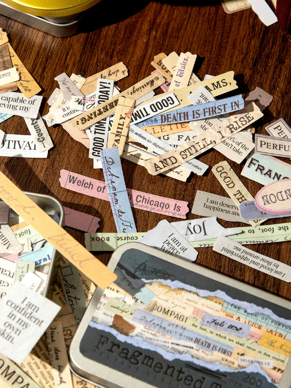 Iron Box Stickers 200pcs/bag Art Text Fragments Vintage Stickers DIY & Scrapbook Journal Decor Iron Box Stickers Qme