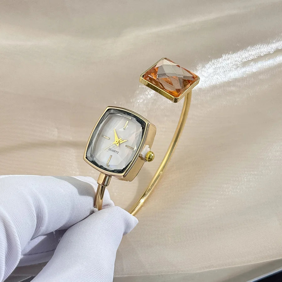 Cross-border new big diamond European and American exquisite bracelet small sugar cube high-end sense niche quartz women's watch Qme Gold