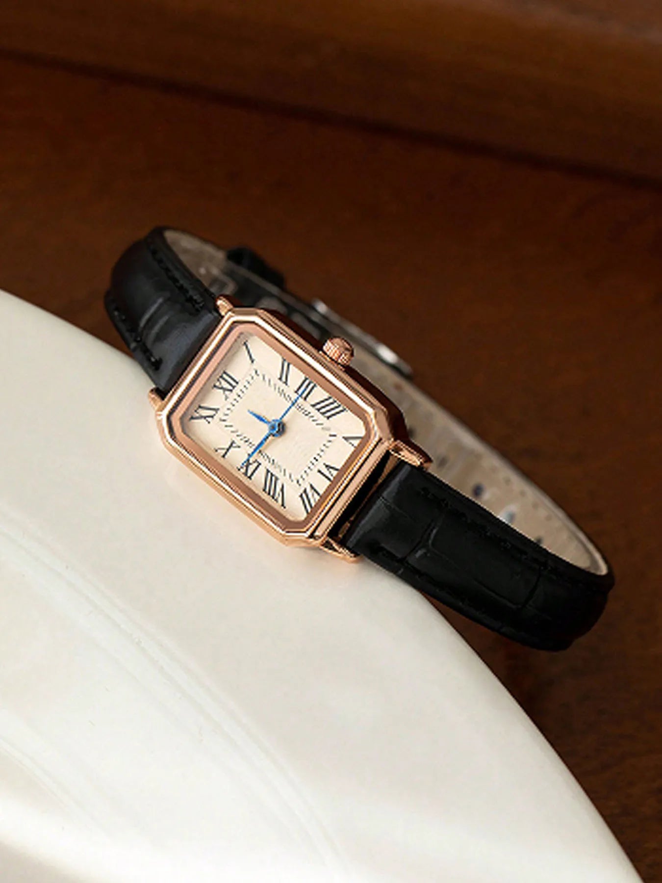 Women's Watch, Quartz Watch, Simple Fashion Casual Watch, Small Elegant Leather Strap, Square Dial with Roman Numerals Qme