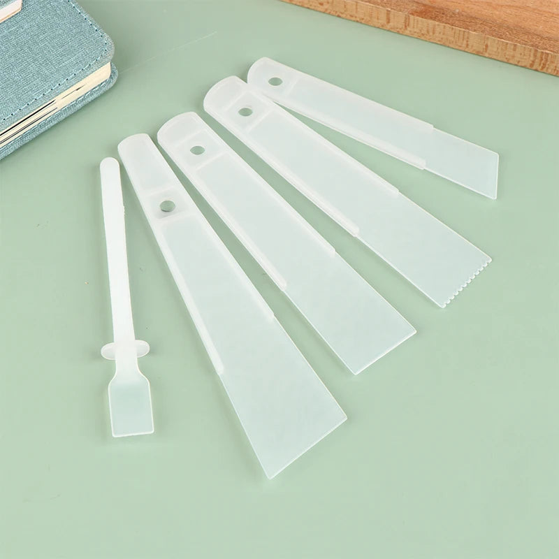5 PCS Leather Scraper Gumming Board DIY Handmade Leather Tools PP Practical Gluing Leather Accessories. Qme
