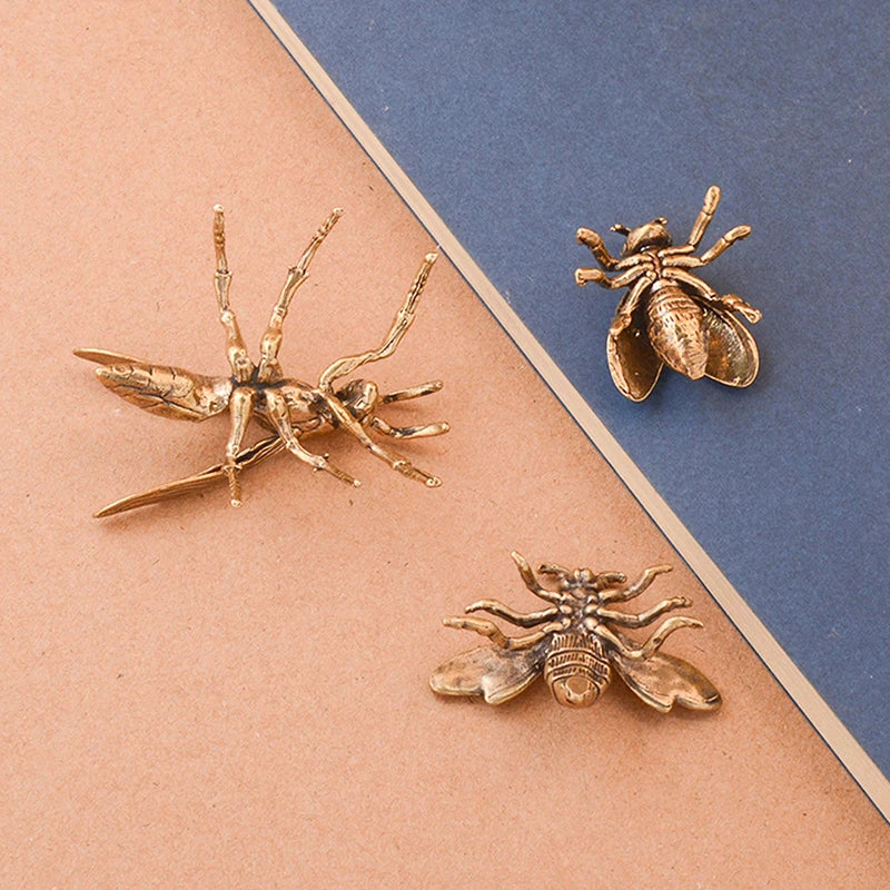 1 Piece Mini Simulation Insect Table Decoration Brass Bee Doll Table Tea Set Pet Antique Copper Crafts Home Desktop Decorations Qme