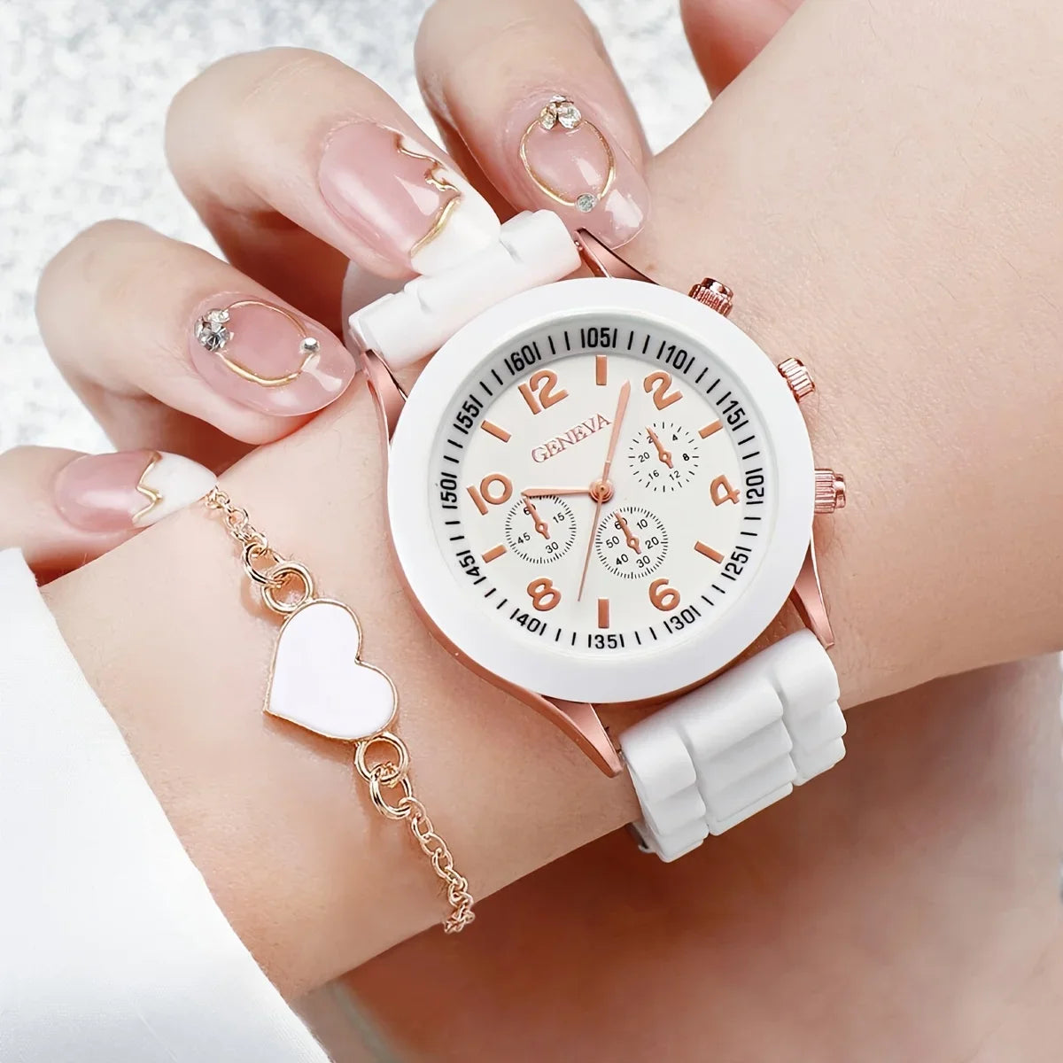 4-Piece Quartz Watch and Heart-Shaped Bracelet Set - Accurate Timekeeping, Casual Fashion Style, Perfect Valentines Qme white set