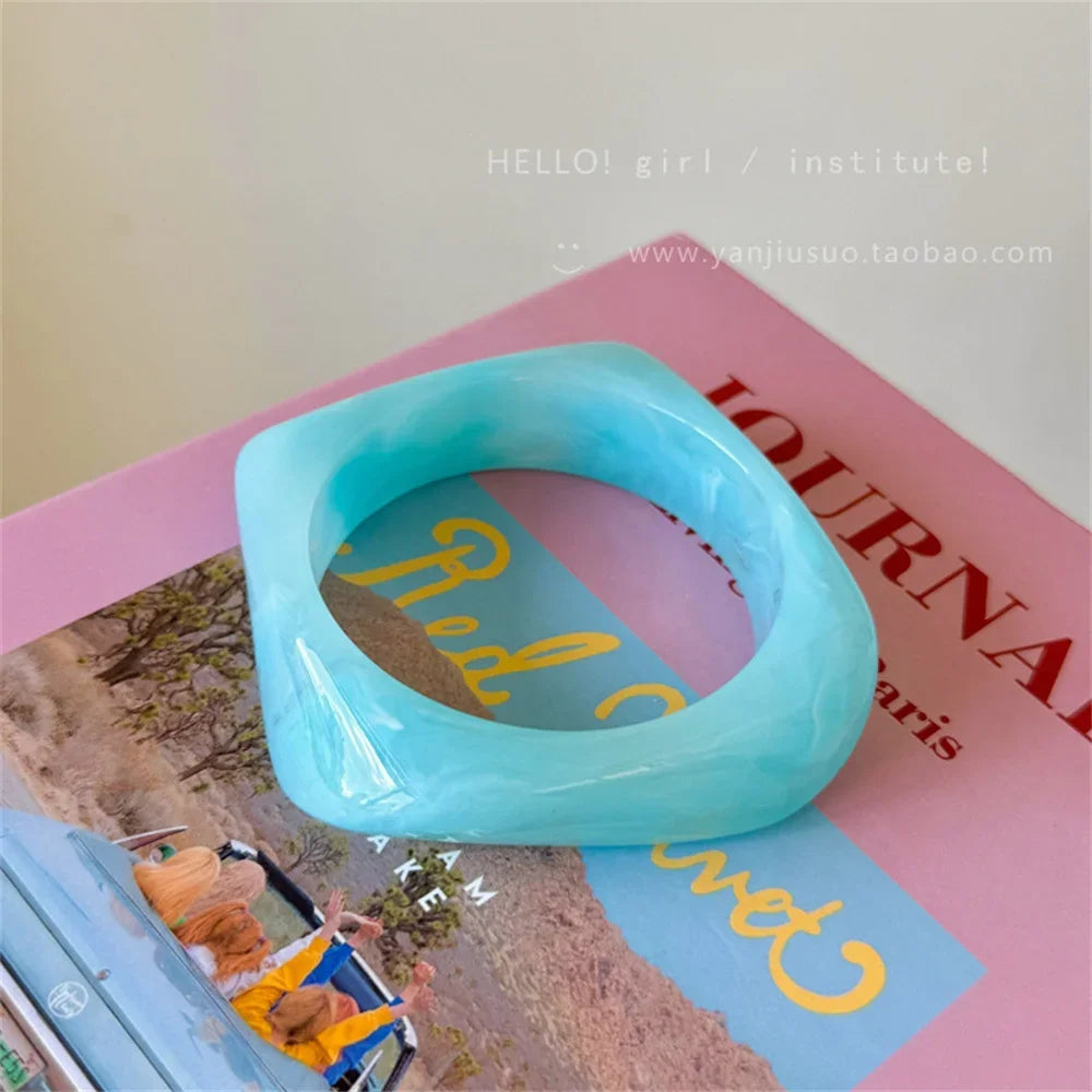 Fashion Colorful Irregular Resin Bangle Bracelet for Women Simple Retro Wide Edged Geometric Bracelet Casual Accessory Bangle Qme lan fang
