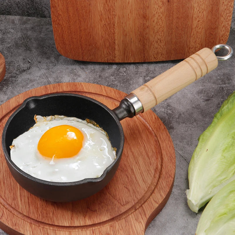 1Pc 12CM Cast Iron Mini Egg Frying Pan With Pour Spout Nonstick Milk Pan Butter Melting Pot Gas Stove Induction Cooker Universal Qme