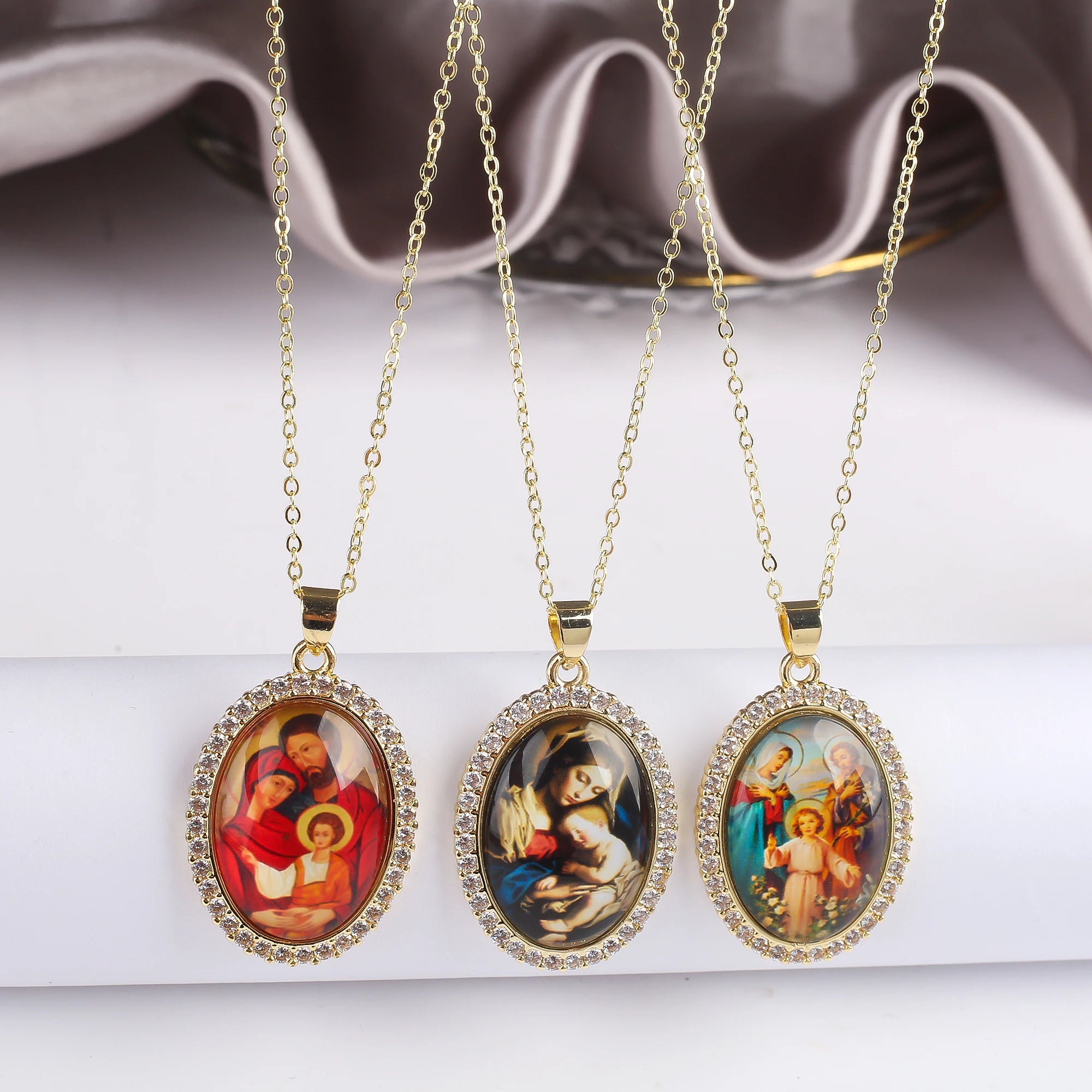 9 Style Acrylic Religious Figures Gold Plated Zirconia Pendant Necklace Classic Prayer Jewelry Anniversary Gift for Women Men9 S Qme
