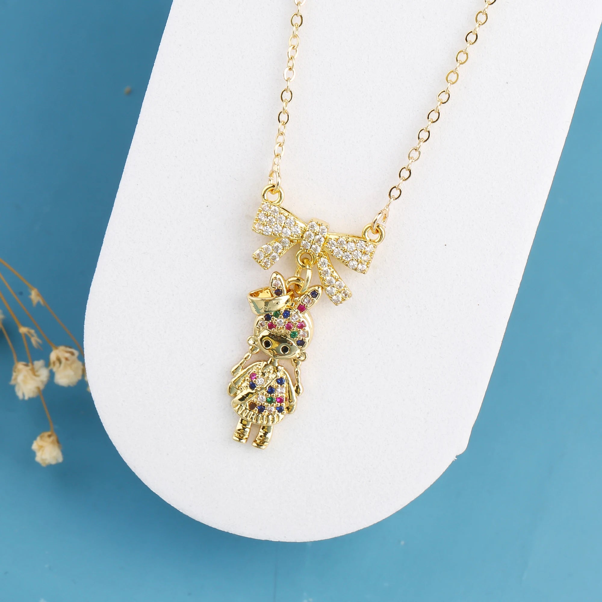 New Design Cute Boy Girl Character Zirconia Pendant Necklace Classic For Man Girl Wedding Jewelry Accessories Birthday Gift Qme 2