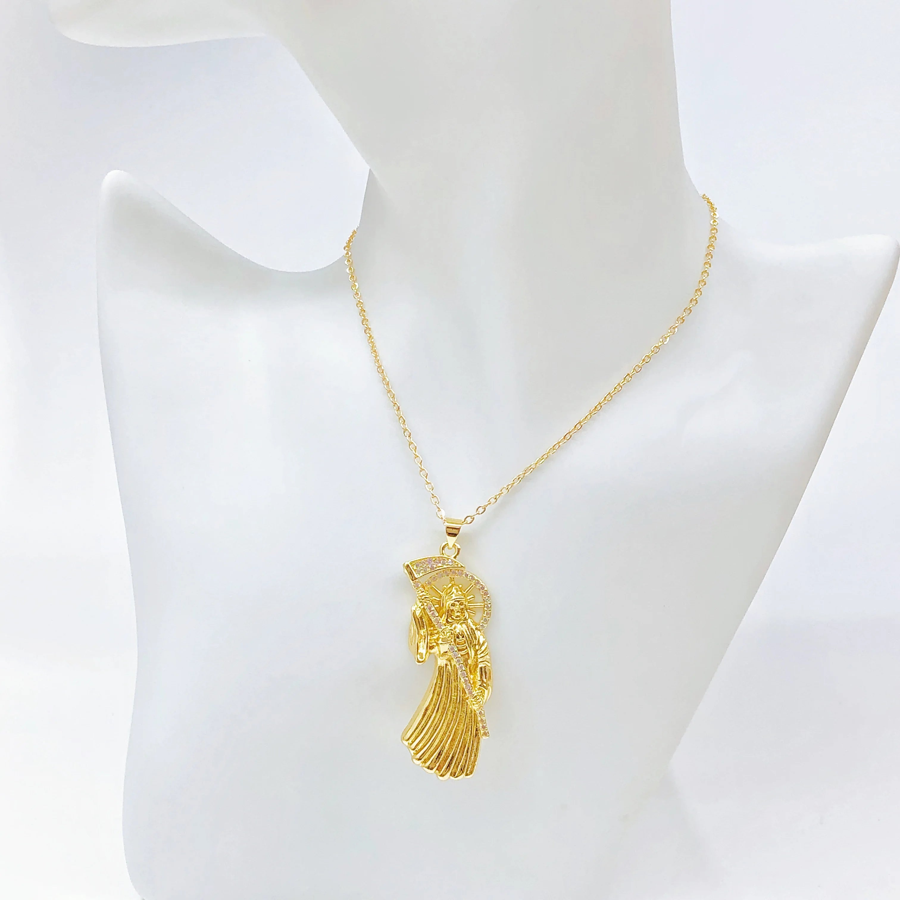 Gold-Plated Religious Medal Zircon Necklace Archangel Saint Michael Santa Muerte Jesus Choker Amulet Jewelry for Men Women New Qme