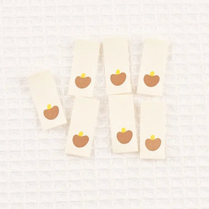 50pcs 15×38mm Mixed Pattern cotton Labels Persimmons mushrooms Pears Personalized Sewing Label DIY Clothing Decoration cp3810 Qme 15x38mm cp3810-4
