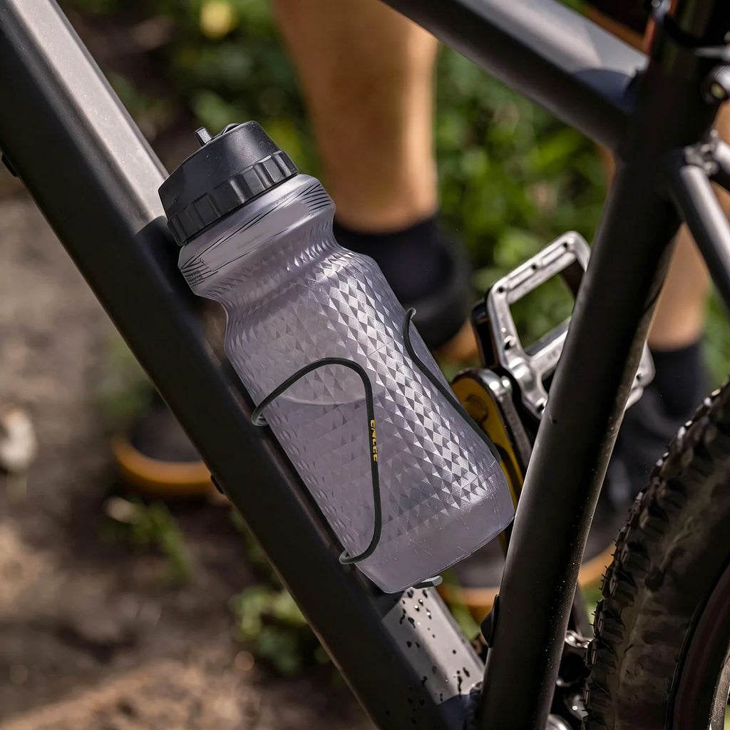 Bicycle Water Bottle Cage Carbon Fiber Ultra Light 9g Universal Bottle Holder for Road Mountain Bike Cycling Equipment Qme