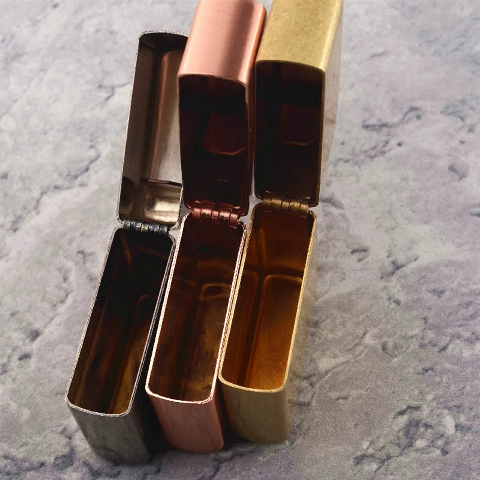 Lighter Cigarette Case Copper Dustproof Moistureproof Universal Lighter Case High-End Lighter Accessories Men Gift Qme