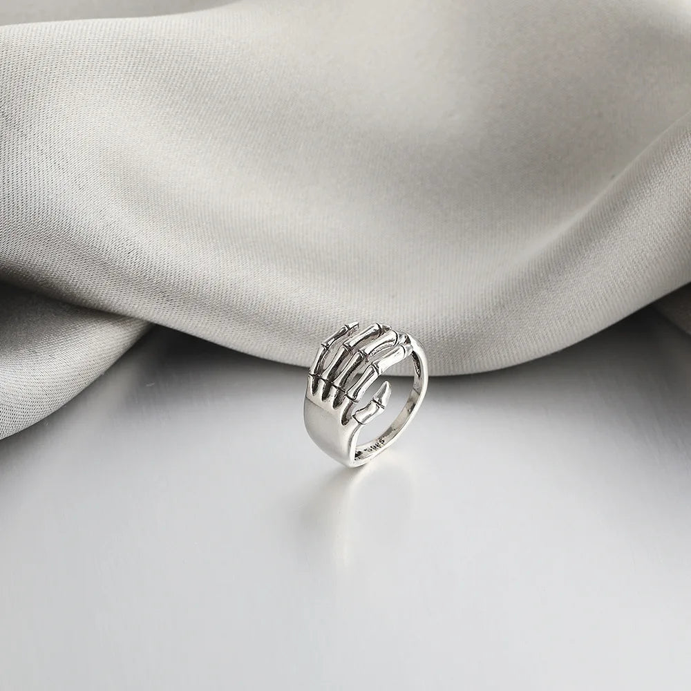 Dark Skeleton Five Claw Ring Hip Hop Street Punk Gothic Vintage Palm Ring Men's and Women's Fashion Leisure Accessories Qme