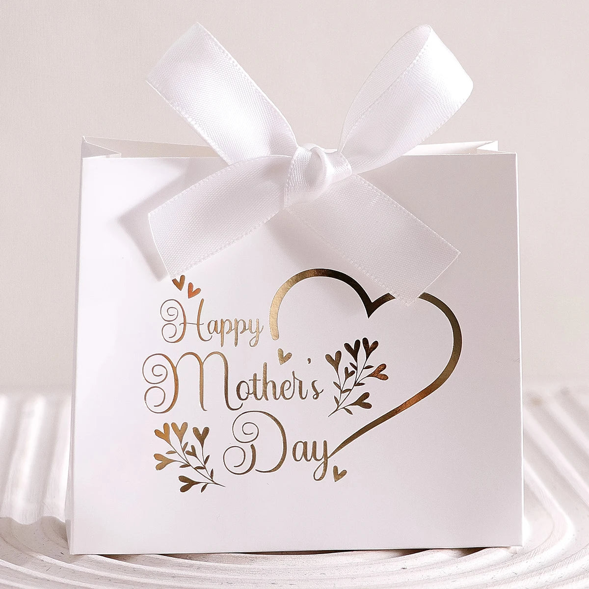 5Pcs Mother's Day Gift Boxes - Small and Elegant Candy Boxes for Mother - Pink and White Design with Gold Paper Printing - Ribbo Qme 5pcs-white-white