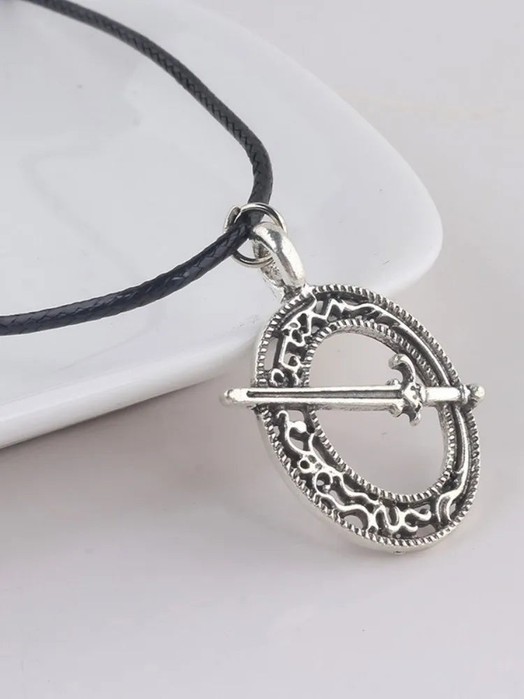 Steam Game Dark Souls 3 Cosplay Blade of The Dark Moon Pendant Covenant Sword Retro Necklace Leather Rope Steampunk Jewelry Gift Qme Necklace