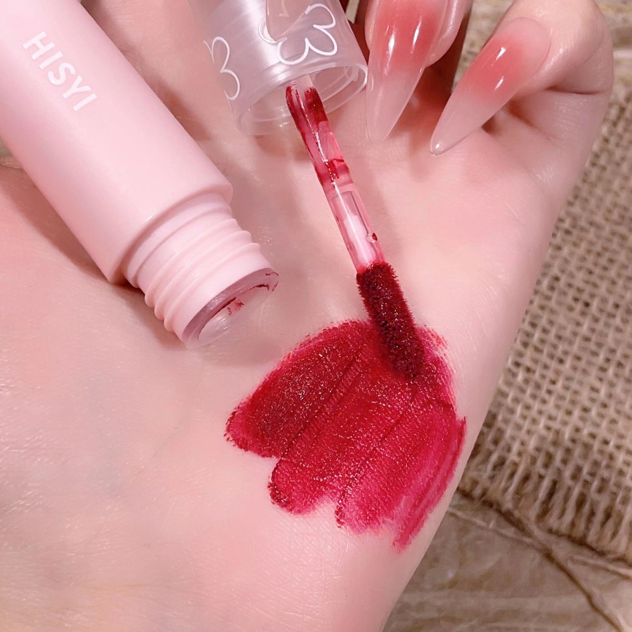 Five-color lip glaze set: natural velvet texture, matte lasting, non-stick cup, high color rendering, compact and portable, the Qme