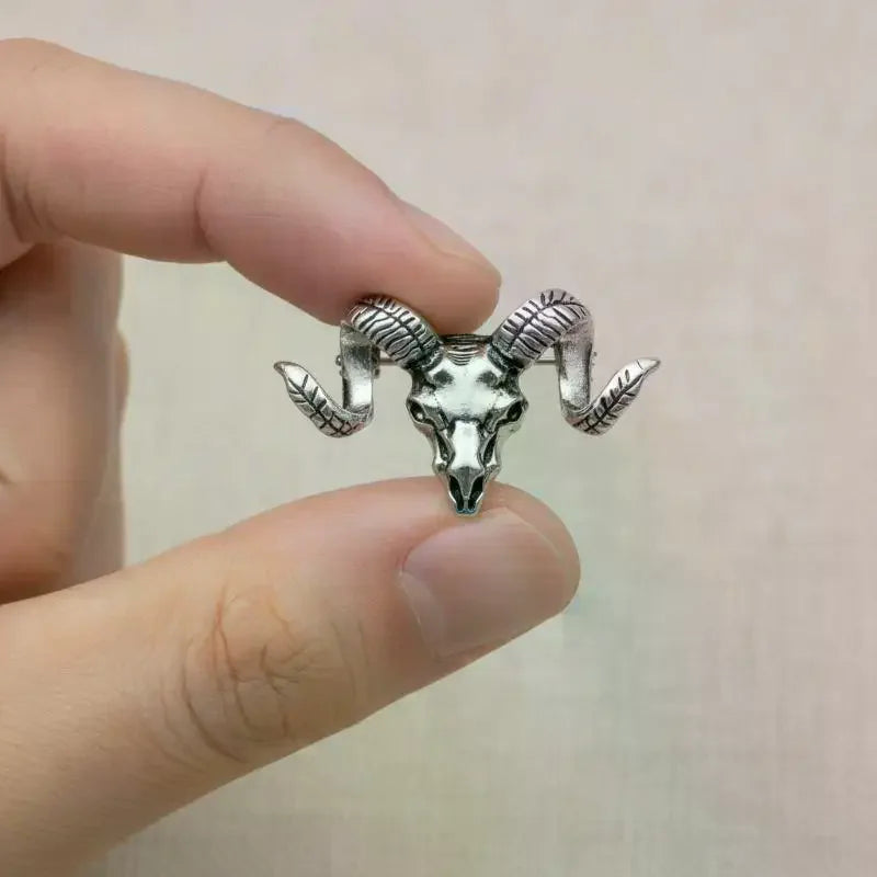 Vintage Ram Skull Brooch Polished Metal Finish Unique Gothic Design For Jacket Bag Decoration Daily Wear Qme