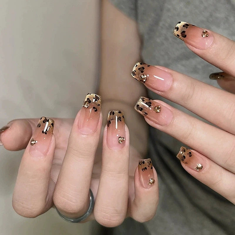 Leopard Print Fake Nails Art French Polka Dot False Nails Charms Long Pointed Press on Nails Manicure Tools Qme M
