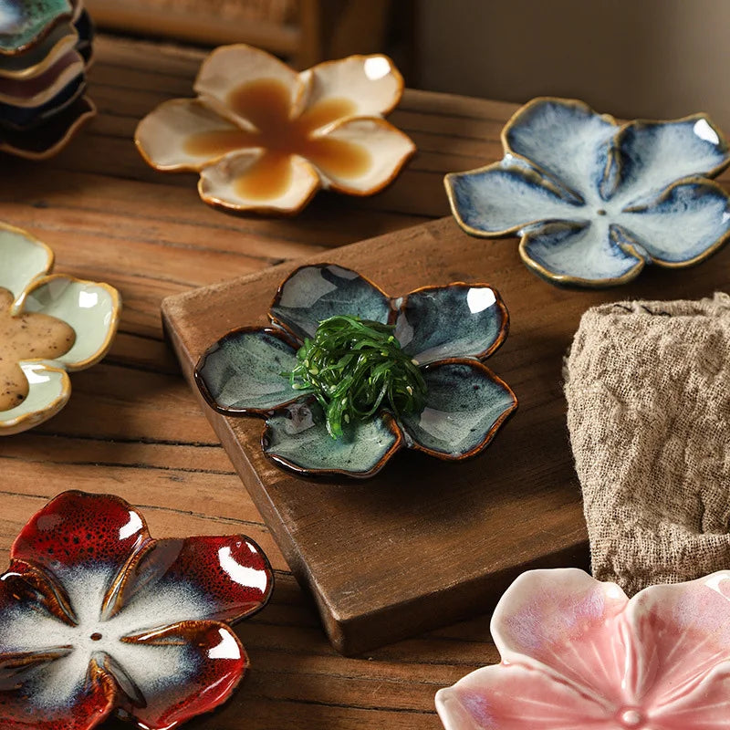 Retro Kiln-Baked Ceramic Petal-Shaped Dipping Plate, Lightweight Seasoning & Sauce Dish for Home & Restaurant Use Qme