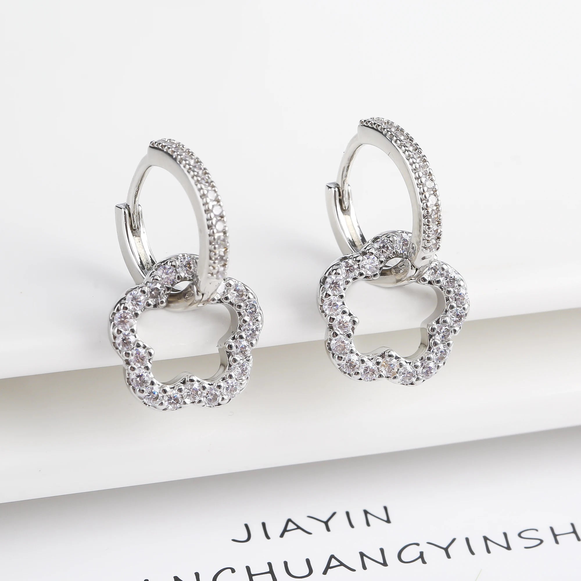 New Women'S Luxury Plum Blossom Drop Earrings Fashion Five-Leaf Flower Zircon Earrings Temperament For Woman Wedding Jewelry Qme Silver