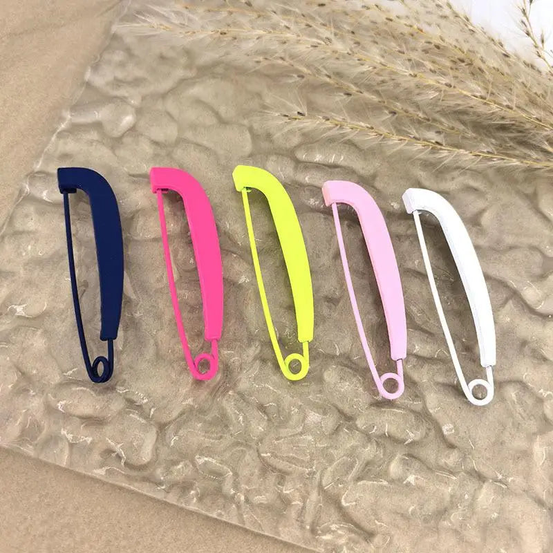 2Pcs Waist Buckle Fluorescent Pin Silk Scarf Buckle Korean Style Corsage Brooch Colorful Clothing Accessories Sweater Pants Pin Qme