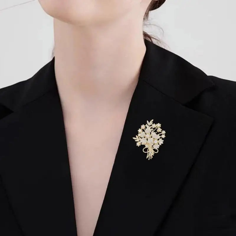 Exquisite Crystal Flower Bouquet Brooch Pin Luxury Rhinestone Qme