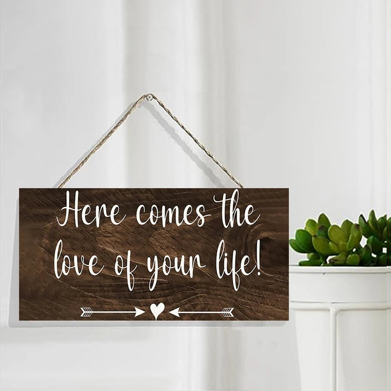 Rustic Here Comes the Love of Your Life Wall Hanging Decor Wood Art Plaques Sign Door Sign for Home Living Room Decor Qme