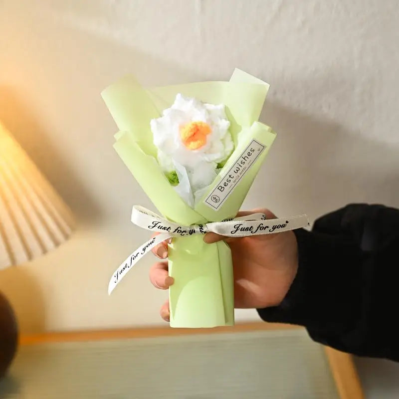 Mini Handmade Yarn Flower Bouquet Crochet Heart Valentine's Day Qme A1