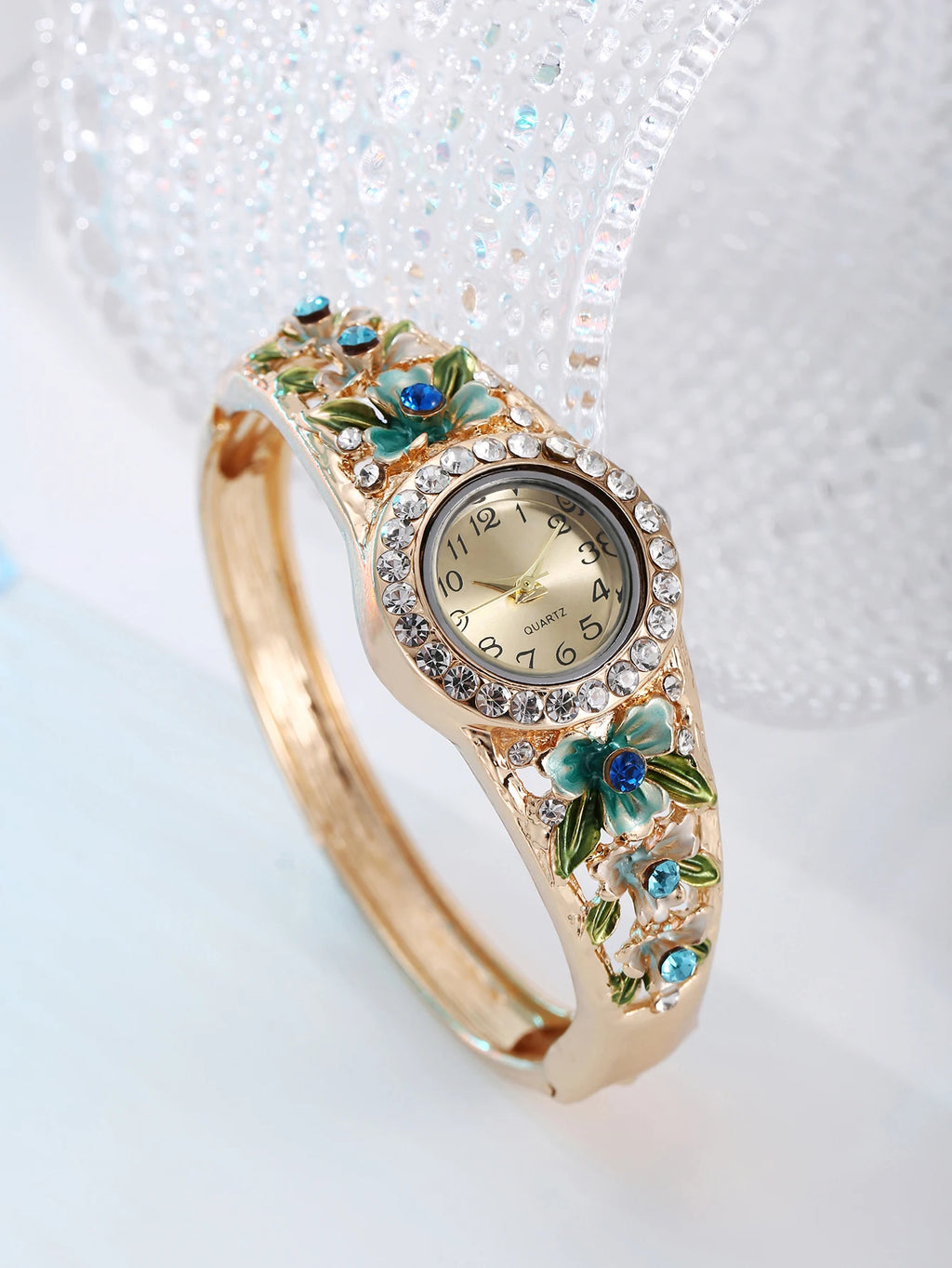 5pcs Women's Fashionable, Elegant and Versatile Women's Atmosphere Watch+Light Luxury Jewelry Set, a Romantic Holiday Gift Qme