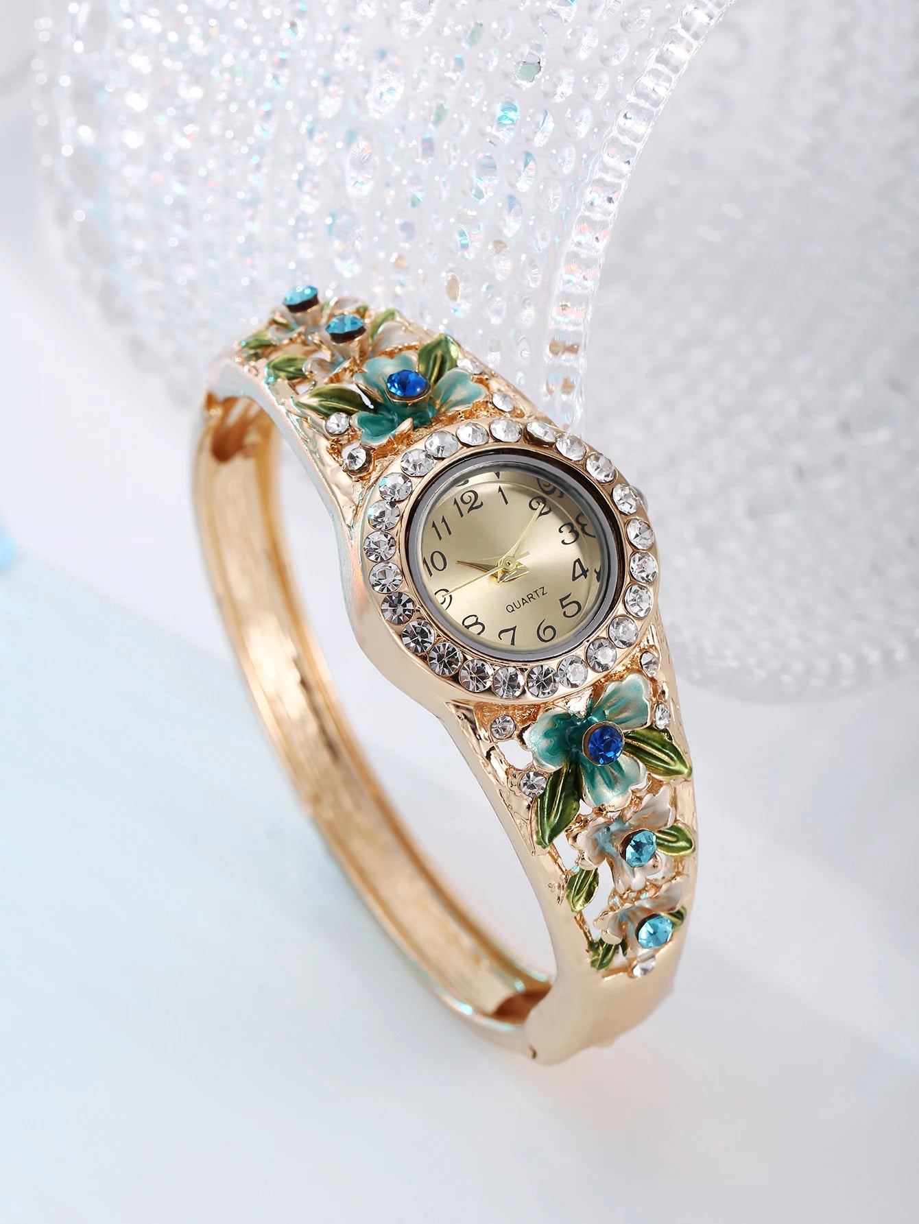 5pcs Women's Fashionable, Elegant and Versatile Women's Atmosphere Watch+Light Luxury Jewelry Set, a Romantic Holiday Gift Qme