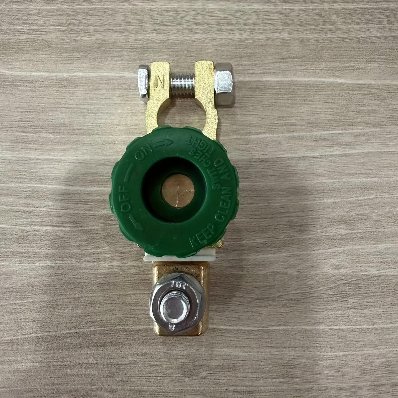 Quickly Cut Power to Your Car Battery with this Battery Isolator Switch - Auto Car Accessories Qme Green