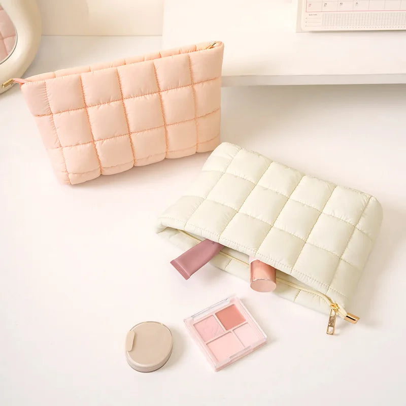 A New cute plush cosmetic bag, travel skin care product storage bag, high-looking female mobile phone large capacity storage bag Qme
