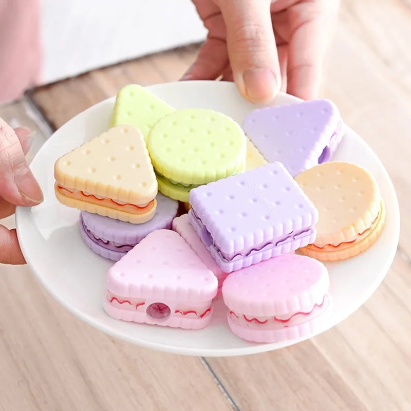3pcs/lot Creative Fresh and Cute Biscuit Pencil Sharpener Children's Pencil Sharpener Stationery Random Colors Qme