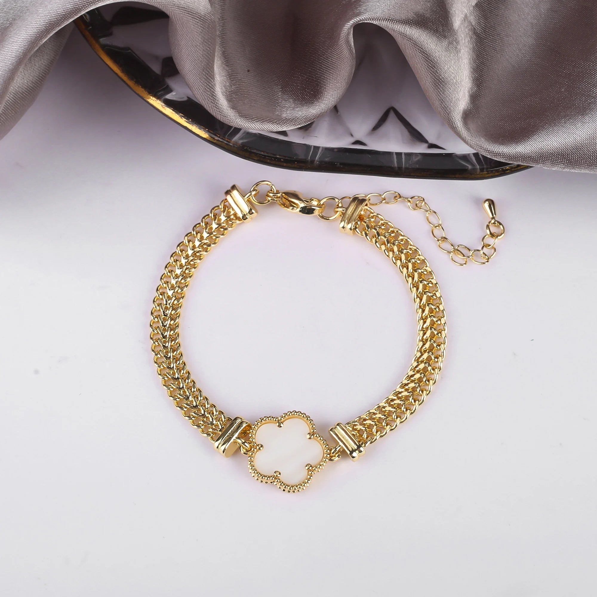New Popular 15mm Natural Stone Five-Leaf Flower Adjustable Bracelet Classic Simple Woman Flower Jewelry Bracelet Free Shipping Qme White