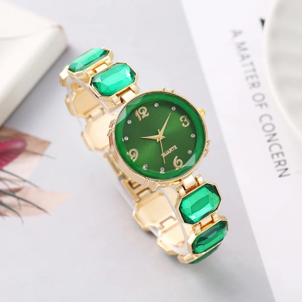 Chic black and gold quartz watch, perfect for both commuting and dates Qme green