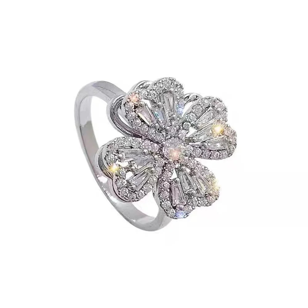 Fashionable and Personalized Rotating Four Leaf Zircon Ring for Women's Shiny Banquet Adjustable Sparkling Jewelry Gift Qme