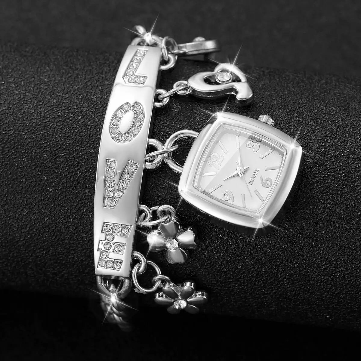 New Bracelet Watch Women's Watch Wholesale Quartz Fashion LOVE Inlaid Diamond Women's Watch Stainless Steel Fashion Watch Qme