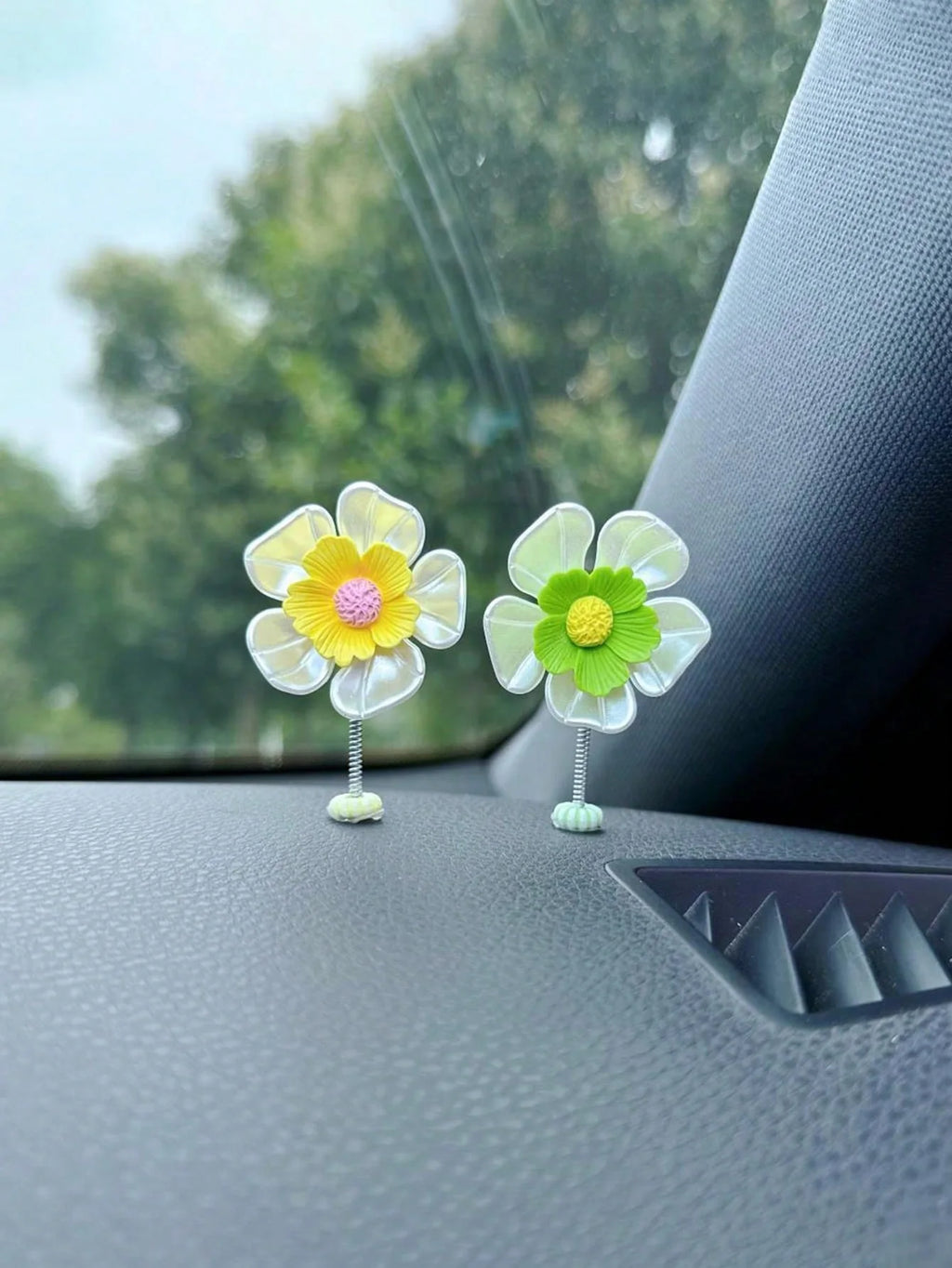 Car Ornaments Creative Cute Swinging Fresh Macaron Sunflower Center Qme