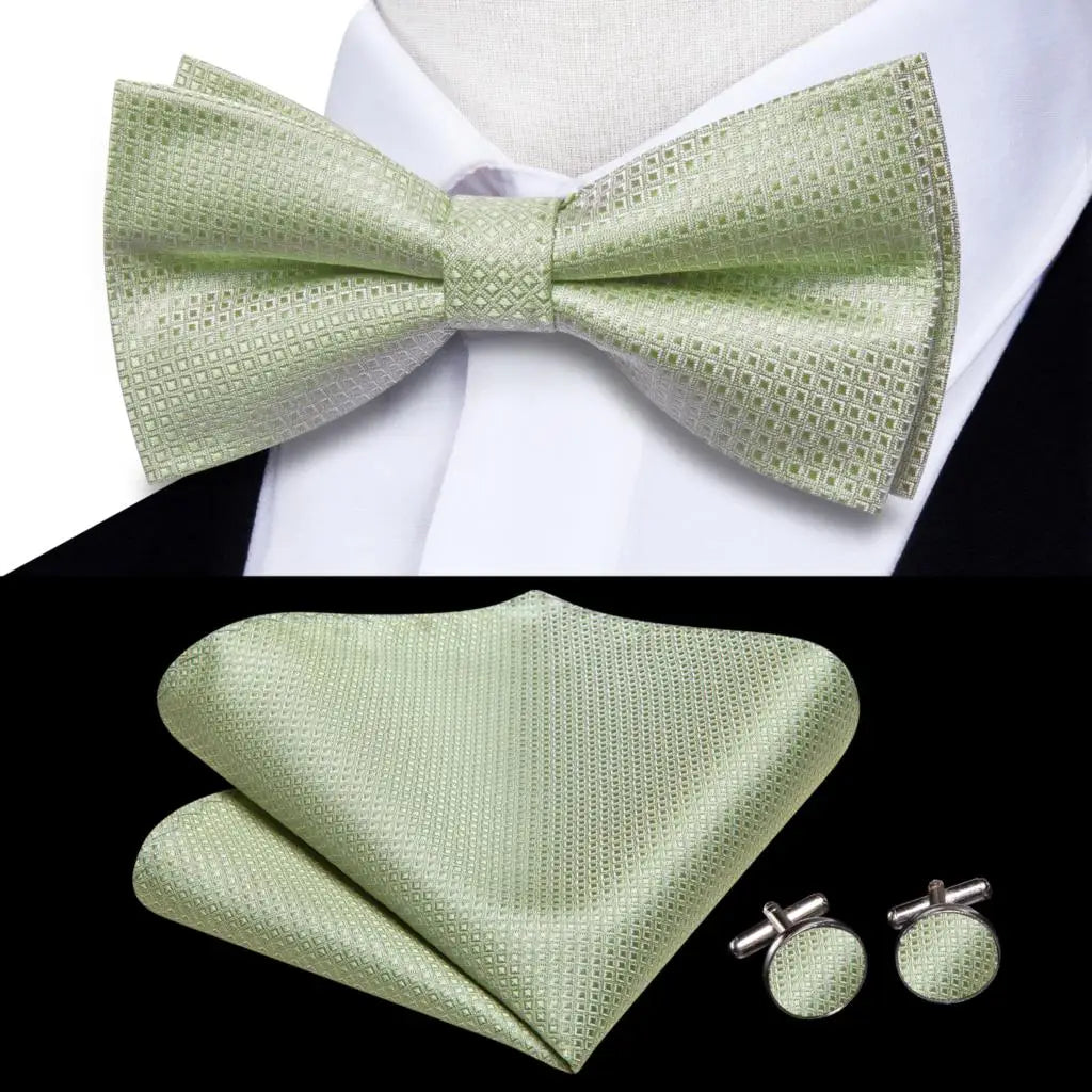 Hi-Tie Striped Black Red Mens Bow Tie Hankerchief Cufflink Pre-tied Silk Butterfly Knot Bowtie for Male Business Party Wholesale Qme S1-LH-2573