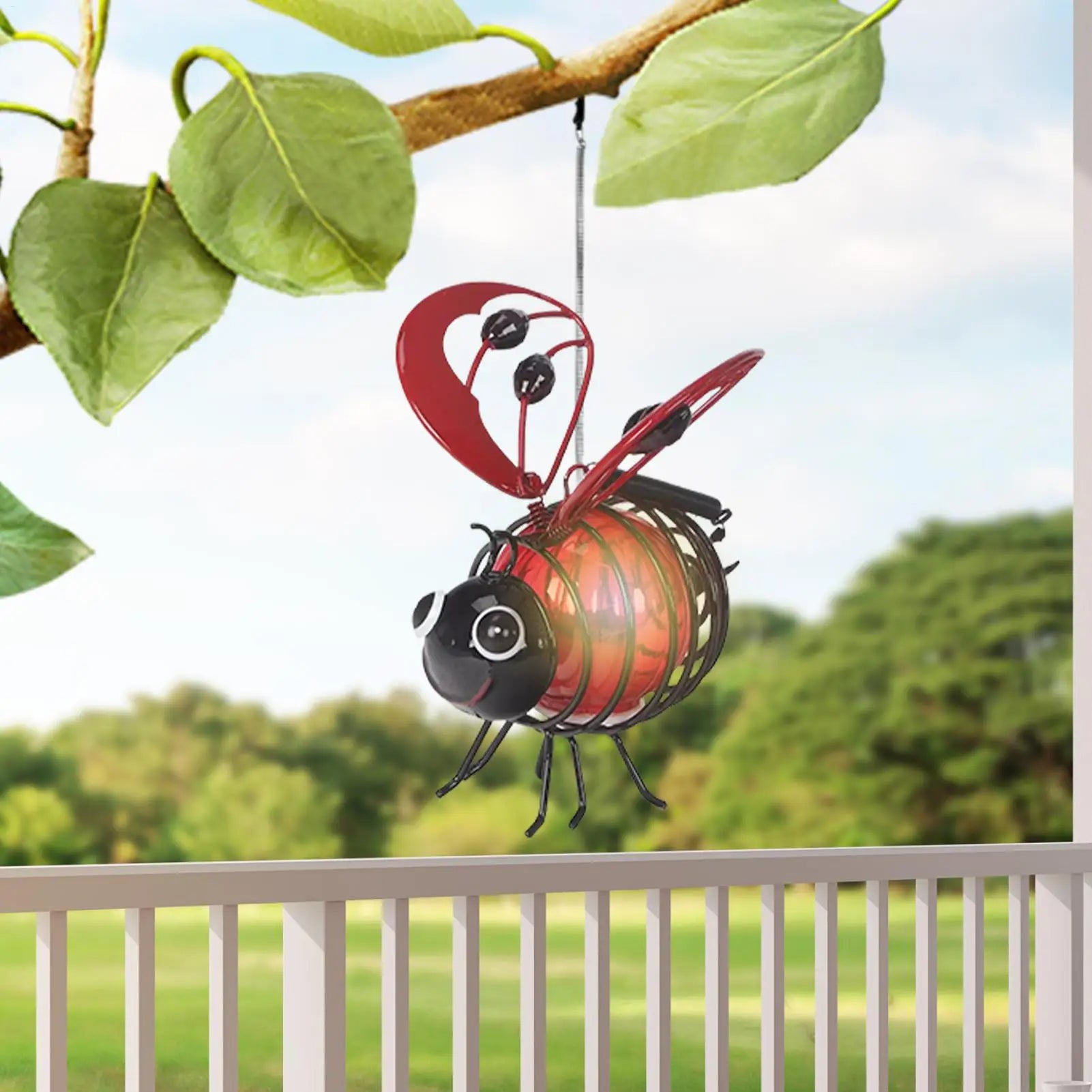 Bee Lights Metal Waterproof Funny Lamp Bee Outdoor Decor Solar Yard Lights for Lawn Yard Tree Window Fence Porch Patio Pathway Qme