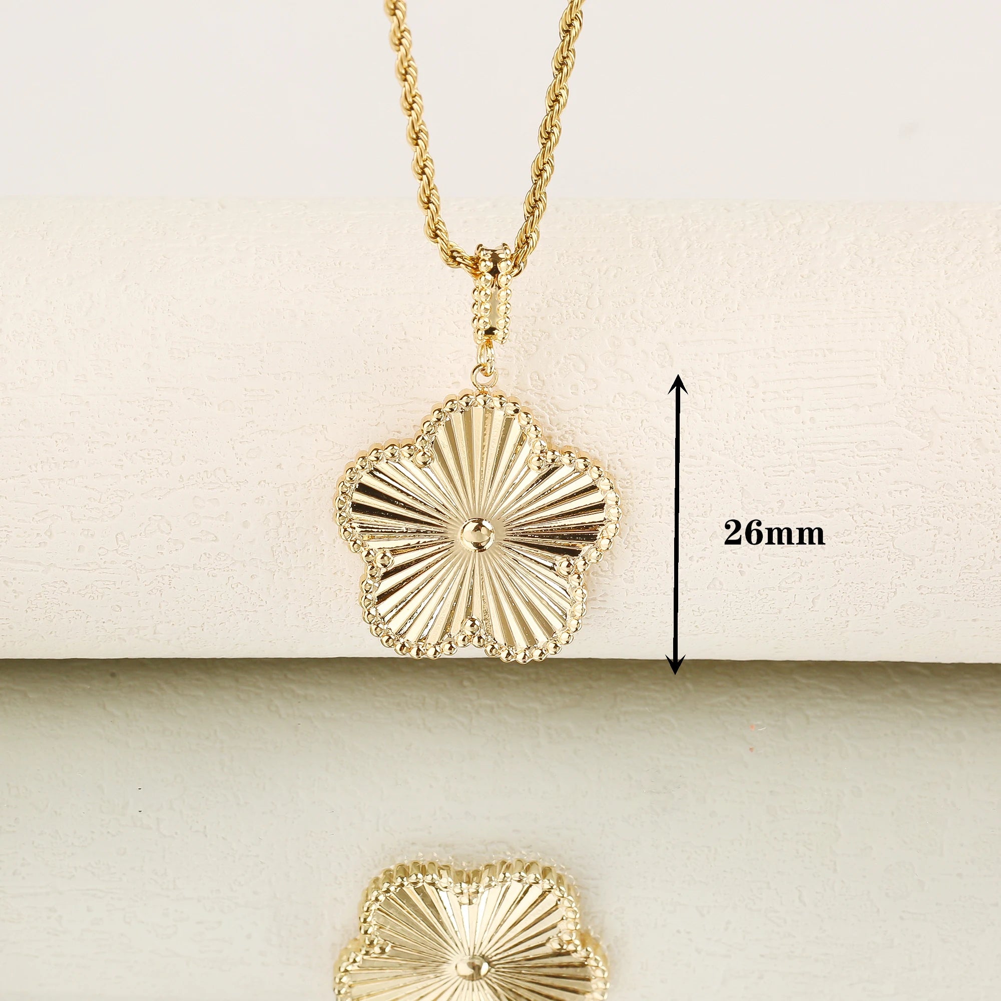 New Arrival 26mm Stainless Steel Metal Laser Pendant Necklace Luxury for Woman Wedding Party Trend Jewelry Accessories Clover Qme