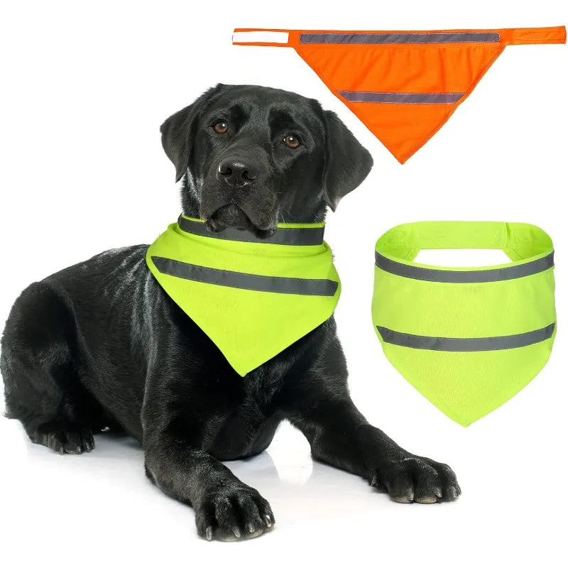 Pet triangle scarf with reflective strip for high visibility, suitable for small and medium-sized dogs to safely walk at night Qme
