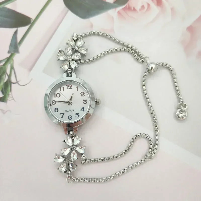 1 pcs Women Watches Brand Vintage Strass Watches Quartz Bracelet Ladies Luxury Wrist Watch Female Watch Montre Femme Watch Qme silver