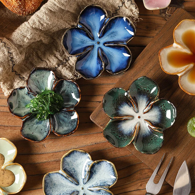 Retro Kiln-Baked Ceramic Petal-Shaped Dipping Plate, Lightweight Seasoning & Sauce Dish for Home & Restaurant Use Qme
