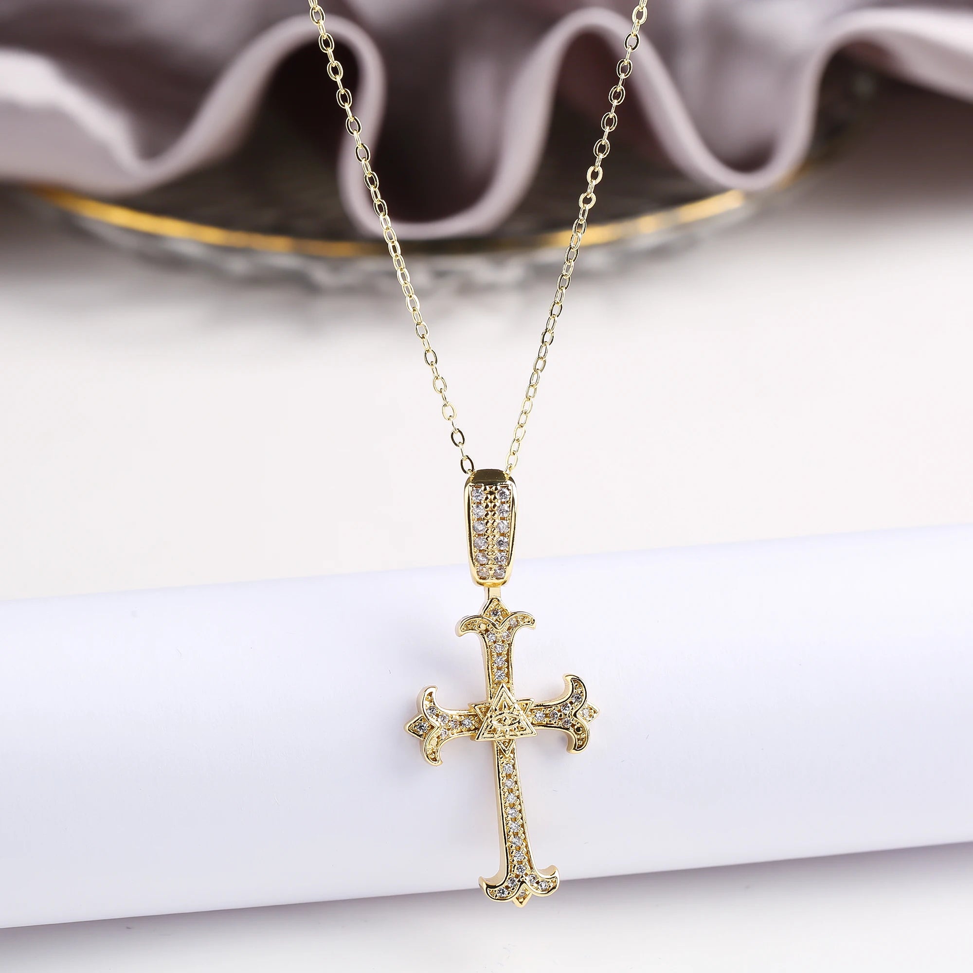 Personalized Shiny Zirconia Religious Character Cross Pendant Downstairs Hip Hop for Man Woman Punk Style Jewelry Accessories Qme B