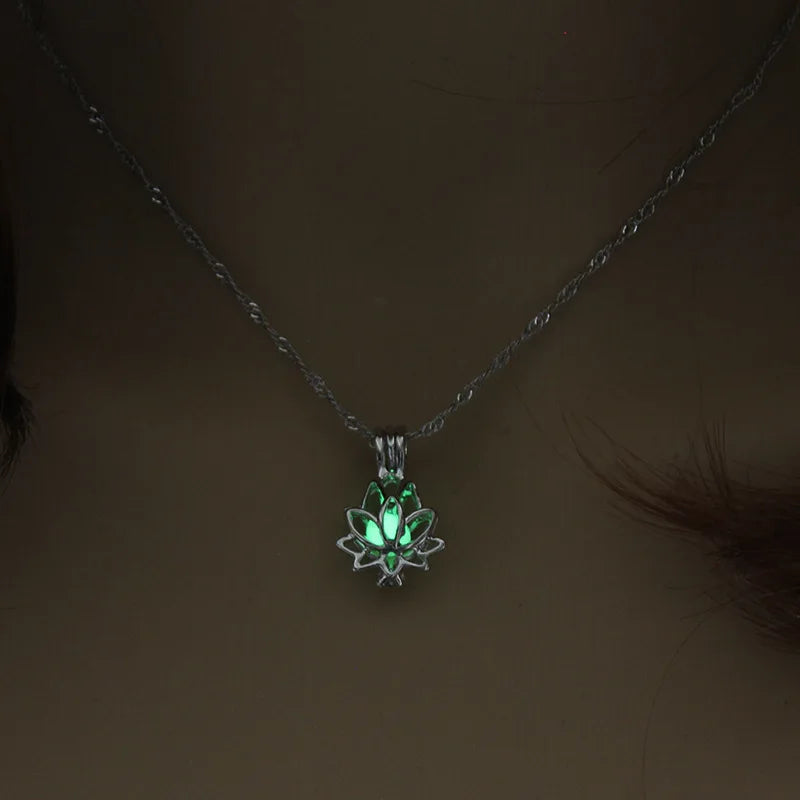 Luminous Glowing In The Dark Moon Lotus Flower Shaped Pendant Necklace for Women Yoga Prayer Buddhism Hip Hop Punk Jewelry Qme green 45cm